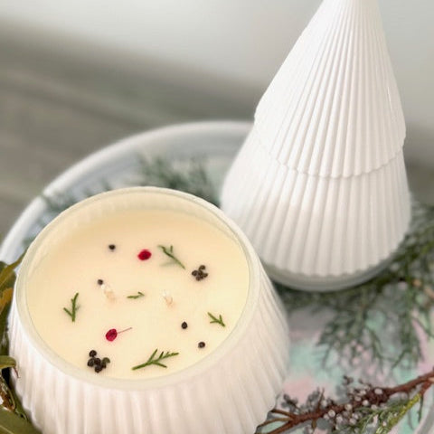 White Tree Candle in Carolina Christmas Scent